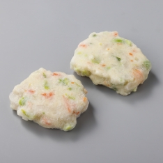 柚子こしょう香る！たっぷり野菜の練り天(れんこん) 食べやすいサイズの設計で、おつまみにも​ピッタリです。​調理時間は素揚げで約1分半、簡単に手間を​かけずに提供可能です。​