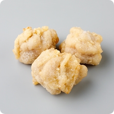 鶏のもも肉を使用した唐揚げです。鶏肉の弾力とジューシー感、衣の強い粉吹き感と香ばしさにこだわりました。にんにくの風味がしっかり効いた、にんにく醤油味に仕上げています。