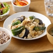 Vegedelica®蒸し鶏と野菜の醤油もろみあん