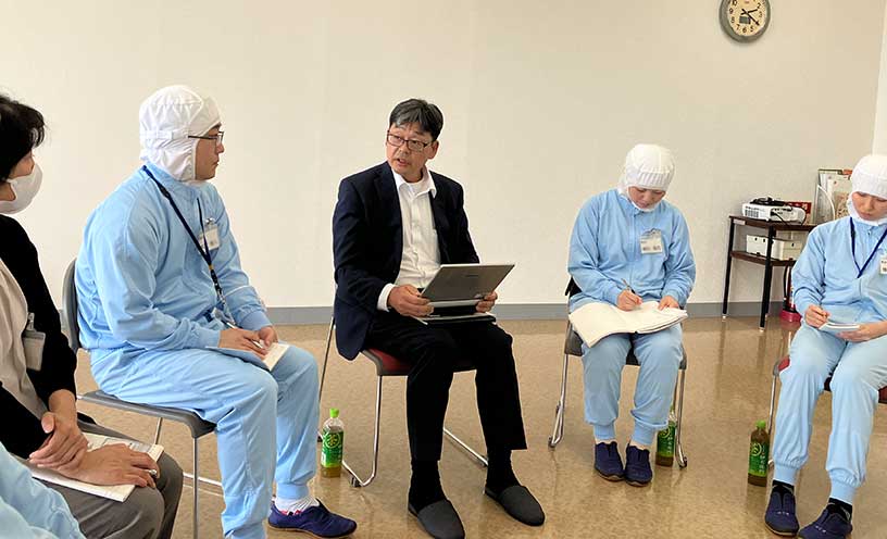役員と従業員の対話機会「あぐら」の実施