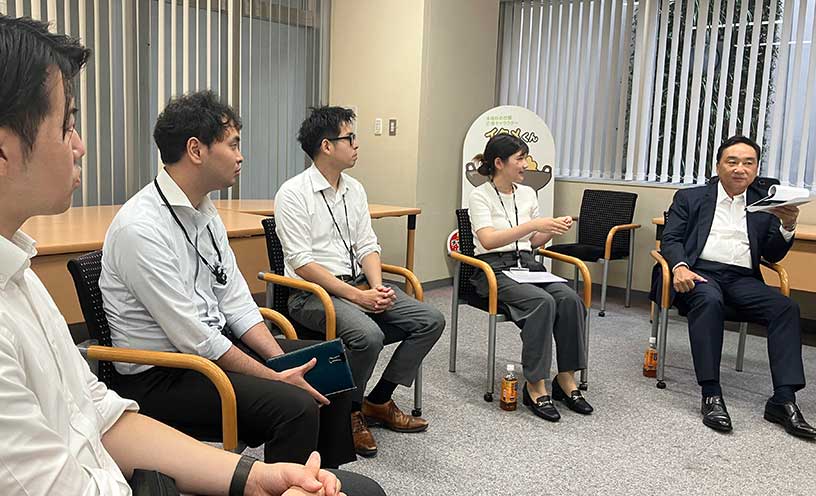 役員と従業員の対話機会「あぐら」の実施