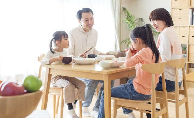 コミュニケーションは最高のおかず 家族と会話が続かない を卒業するための食卓会話テクニック ほほえみごはん 冷凍で食を豊かに ニチレイフーズ