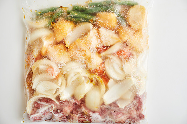 冷凍の肉じゃがの材料写真