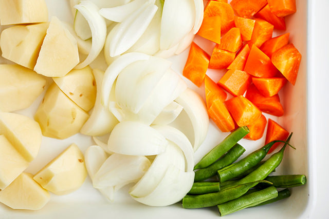 肉じゃがの材料の写真