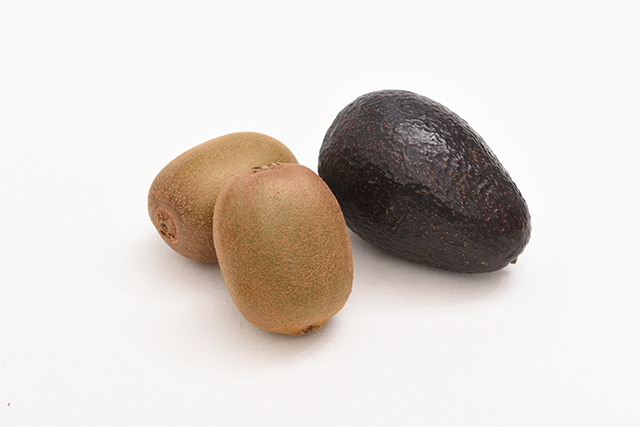 キウイとアボカドの写真