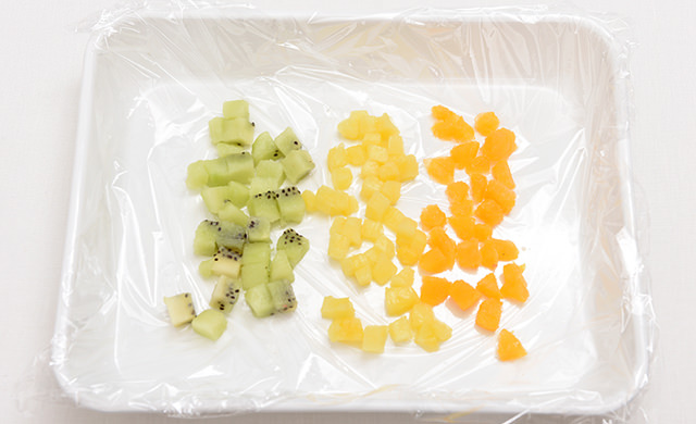 刻んだ冷凍フルーツの写真