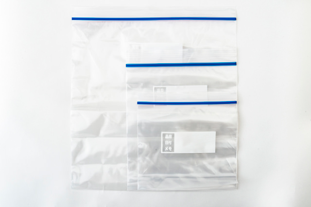 フラット×ジッパータイプの保存袋の写真