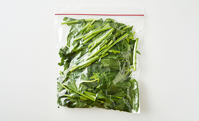 ほうれん草が保存袋に入った写真