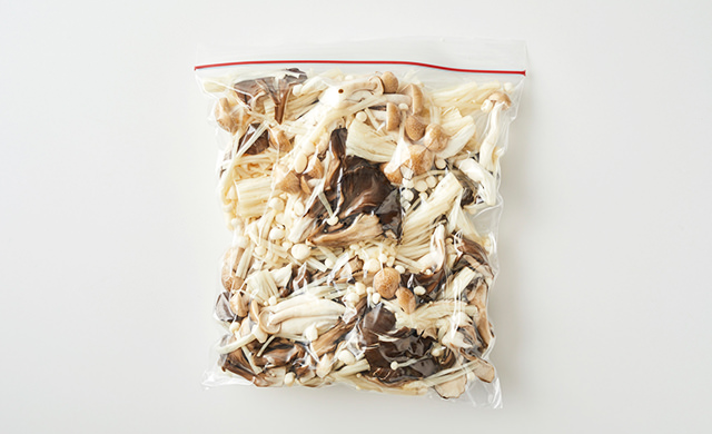 きのこが保存袋に入った写真