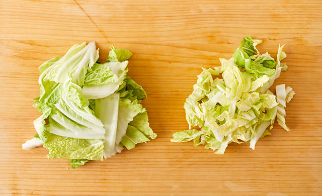切った白菜２種類の写真