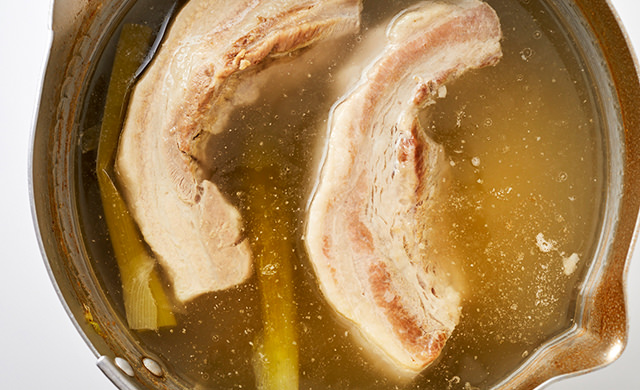 角煮を下ゆでした写真