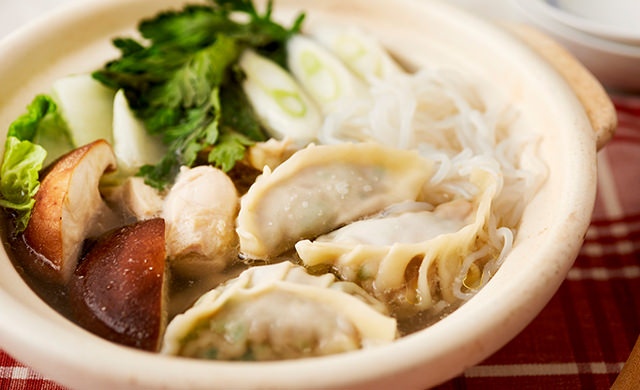 水炊き餃子鍋の写真