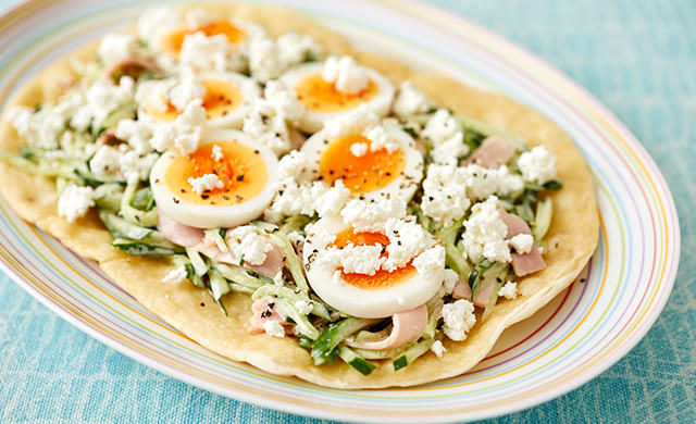 サラダピザの写真