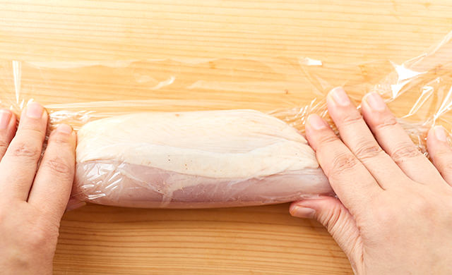 ラップで巻いているところ