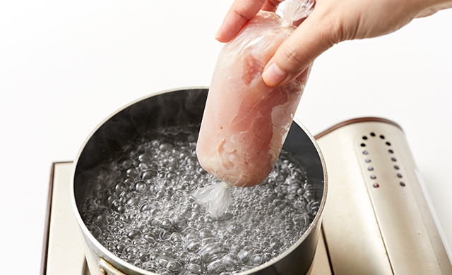 鶏むね肉を入れるところ