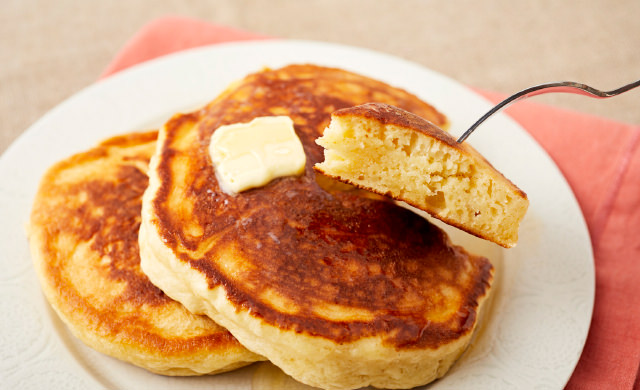 パンケーキを切った写真