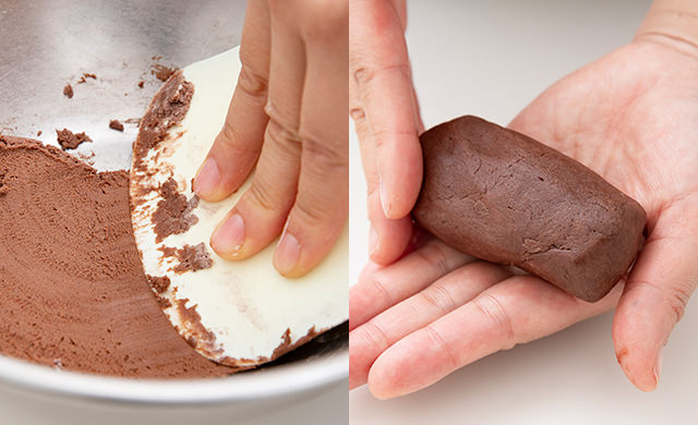 カードで押さえてなじませているところブラウン / ブラウン生地出来上がり