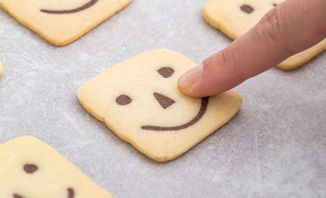 友チョコで褒められる 初めてでも簡単 スマイルクッキー の作り方 ほほえみごはん 冷凍で食を豊かに ニチレイフーズ