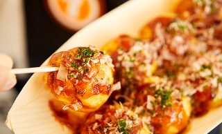 たこ焼き出来上がり・持ち上げ