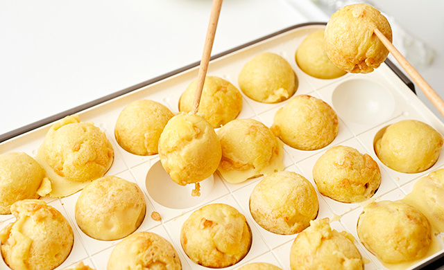 たこ焼きを交換しているところ