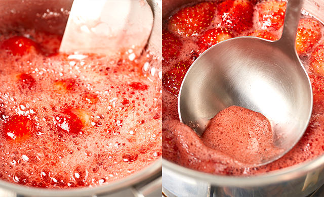 煮立ったジャムを混ぜる写真/アク取りの写真