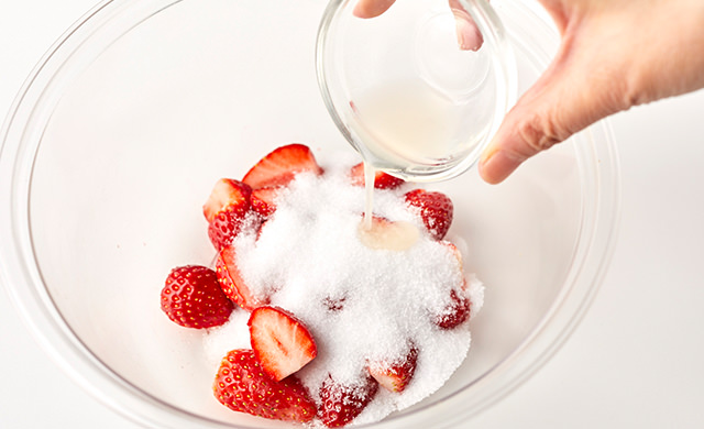 レモン汁を加える写真