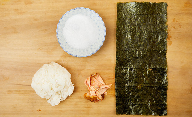 おにぎりの材料の写真