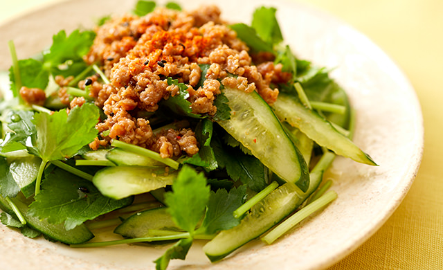 そぼろドレッシングサラダの写真