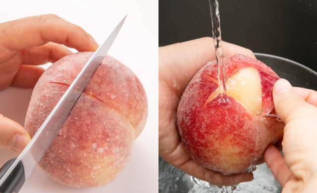 冷凍桃に包丁で十字に切り込みを入れている写真（左）流水を当てながら皮をむいている写真（右）