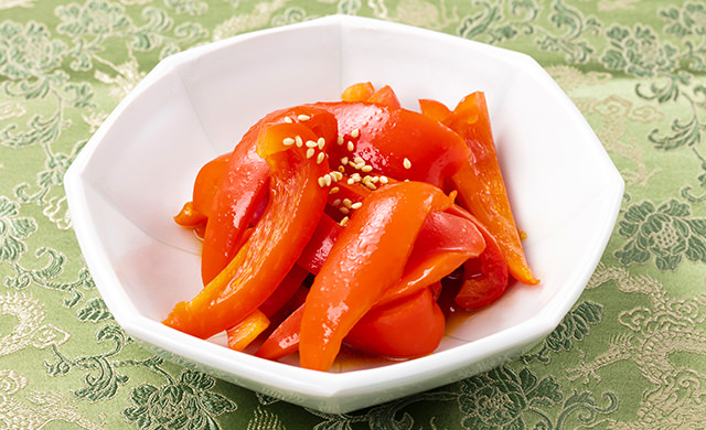 パプリカの中華風サラダの写真