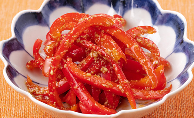 パプリカのごま和えサラダの写真