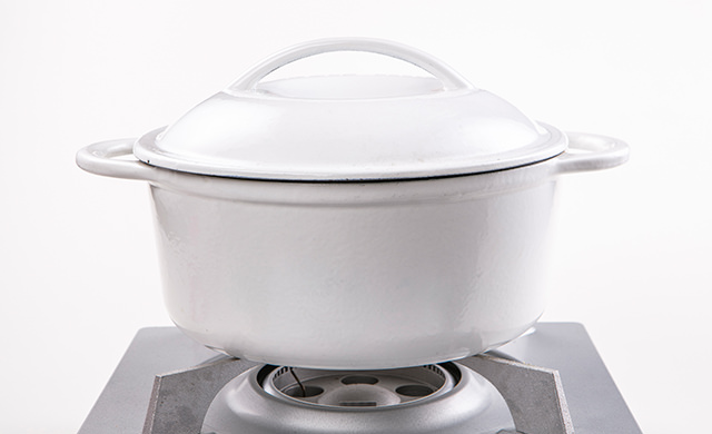 タピオカをゆでている鍋の写真