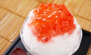 かき氷の皿盛り写真