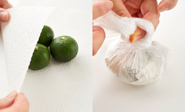 生のすだちをキッチンペーパーで包んでいる写真/キッチンペーパーで包んだすだちをポリ袋に入れて口を閉じている写真