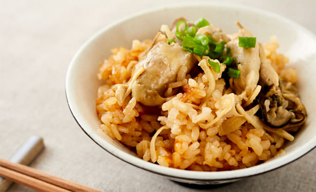 牡蠣と生姜の炊き込みごはんの写真