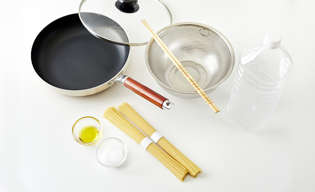 フライパンでゆでる際に準備するもの写真