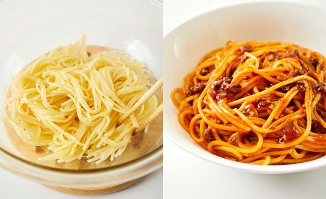 パスタをほぐしている写真(左)ほぐしたパスタに味を付けた写真(右)
