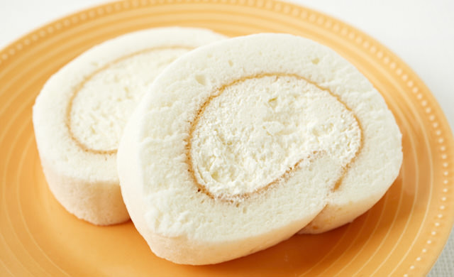 解凍したロールケーキの写真