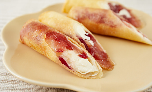 りんごをいちょう切りにした写真