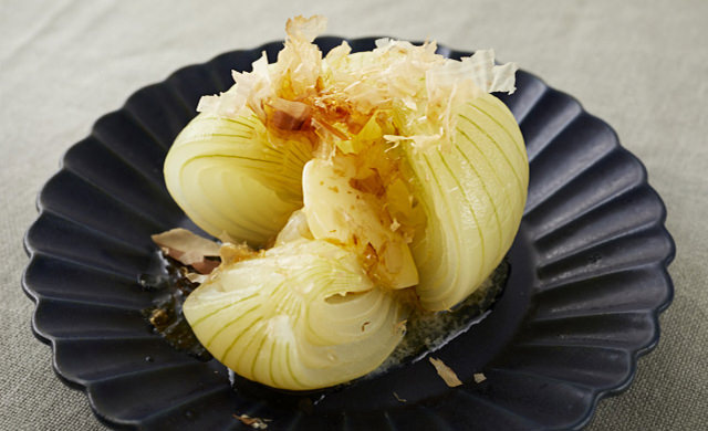 丸ごと玉ねぎのレンジ蒸し写真