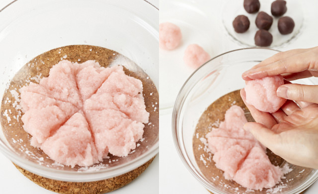 蒸らした生地を6等分した写真/生地を丸めている写真