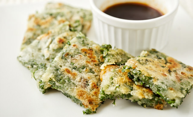 パセリと干しえびのチヂミの写真