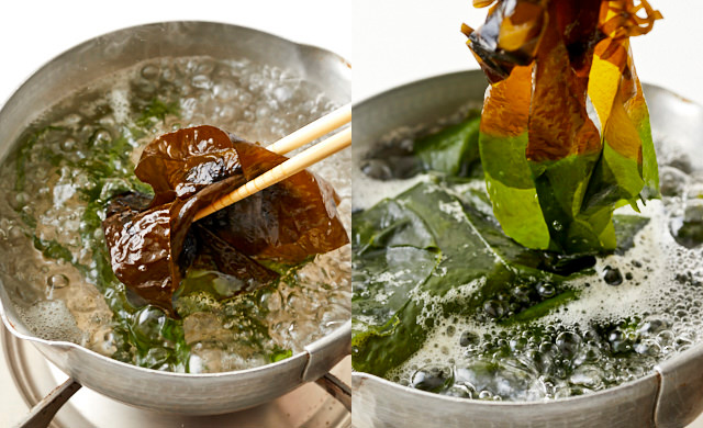 生わかめを湯通ししている写真