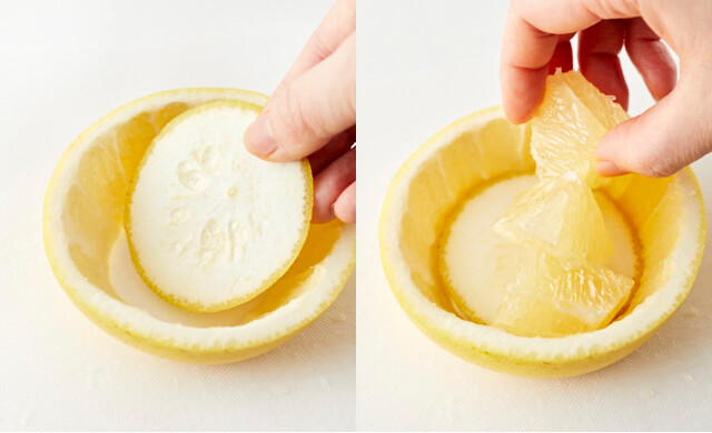 グレープフルーツの皮に盛り付けている写真