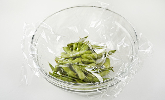 加熱する直前の枝豆の写真