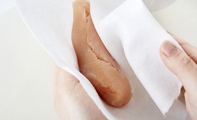 鶏ささみの保存 冷凍しても超しっとり レンジを使ったテクニック ほほえみごはん 冷凍で食を豊かに ニチレイフーズ