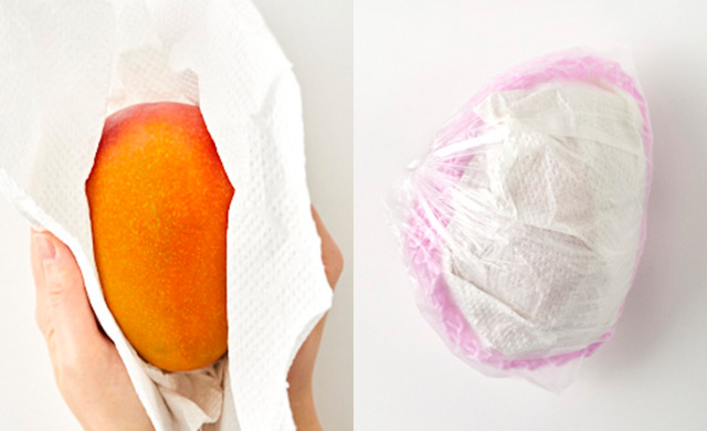 キッチンペーパーに包んでいる写真・フルーツキャップ
とポリ袋に包んだ写真