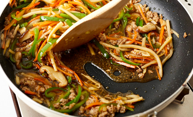 とろみを付けている写真