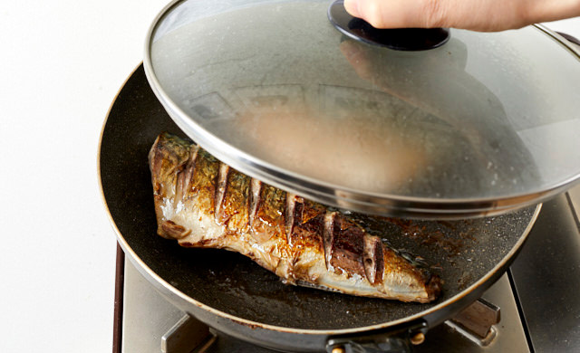 サバの焼き方 フライパンでok 香ばしくジューシーに仕上げるコツ ほほえみごはん 冷凍で食を豊かに ニチレイフーズ サバの焼き方 フライパンでok 香ばしくジューシーに仕上げるコツ ほほえみごはん 冷凍で食を豊かに ニチレイフーズ