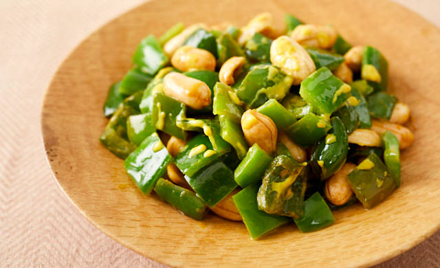 ピーマンのピーナッツ炒めの写真